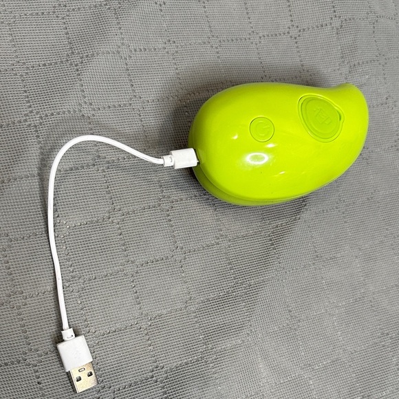 Vibrant Lime Green USB Cat Grooming Steamer Remove Excess Cat Hair with Ease - Picture 3 of 8